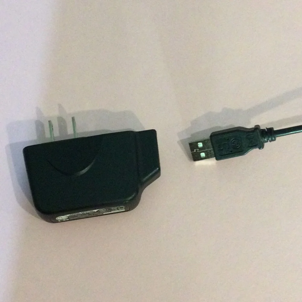 LG Travel Adapter (+ USB cable)